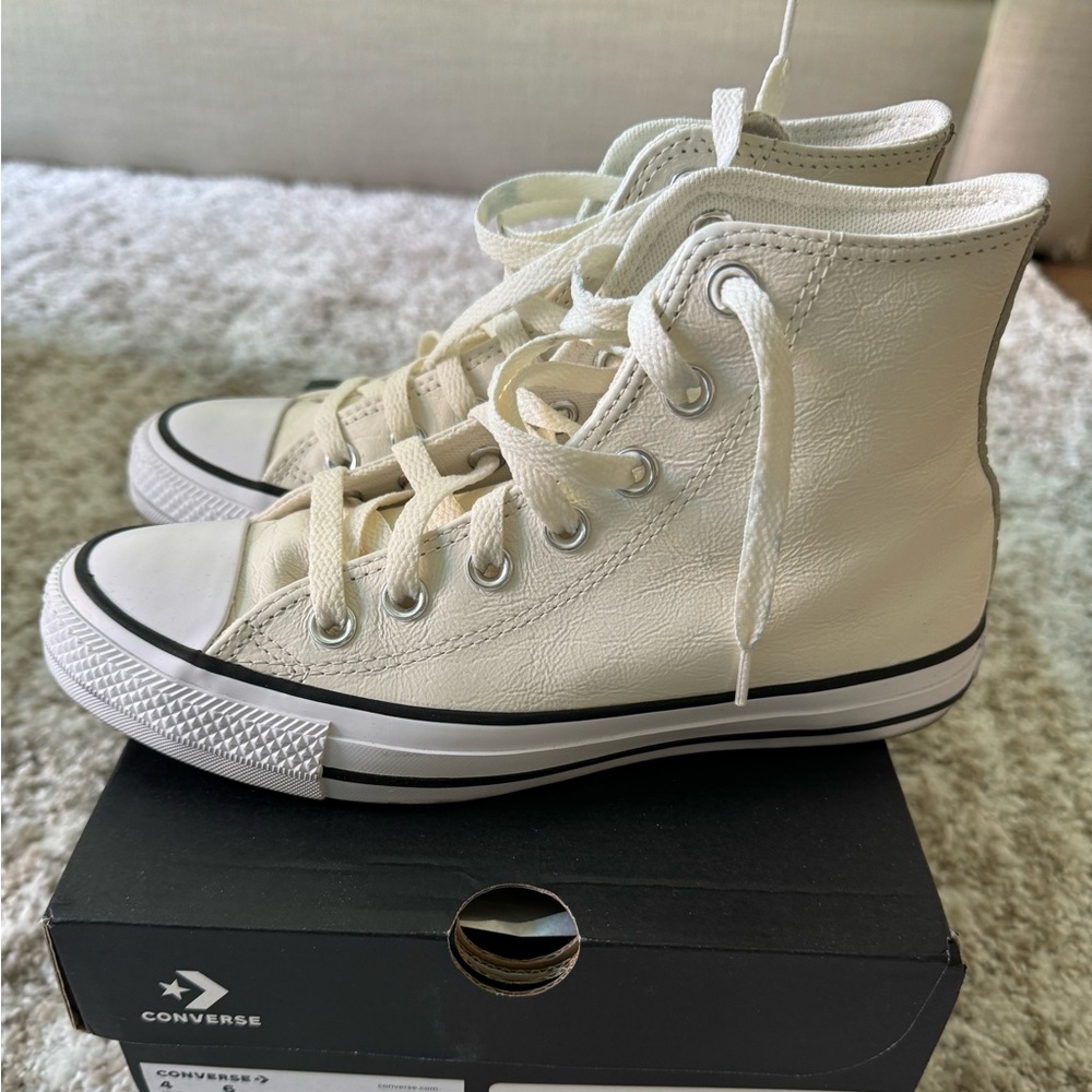 Converse Chuck Taylor CTAS HI EGRET/WHITE/BLACK Size 6W